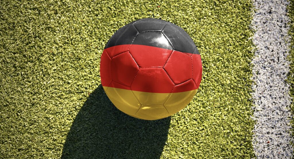 Flagge von Deutschland auf Fußball