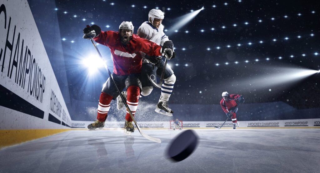 Giocatori di hockey su ghiaccio in competizione per il disco