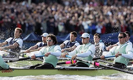 Crowds-flock-to-the-Boat-001