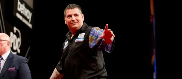 A win on Thursday night should see Gary Anderson safely into the play offs.