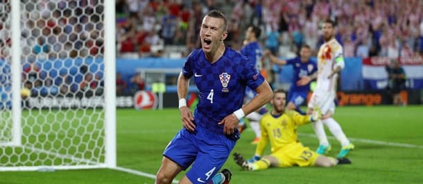 Croatia beat Spain 2-1 to top group D at Euro 2016.