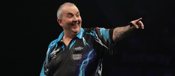 Phil Taylor must better Dave Chisnall's result to reach the play offs.