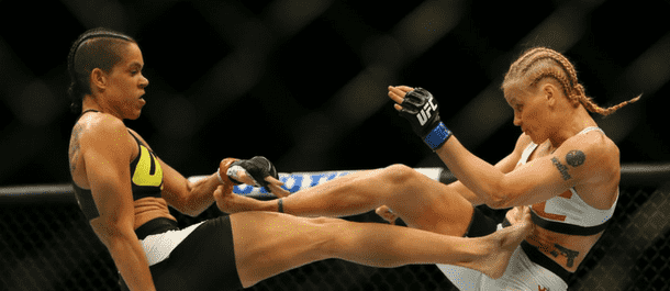 Amanda Nunes and Valentina Exchange Kicks at UFC 196