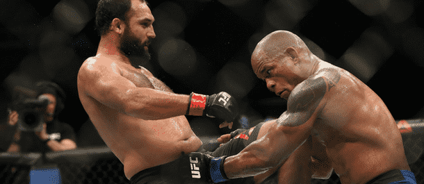 Johny Hendricks beats down Hector Lombard