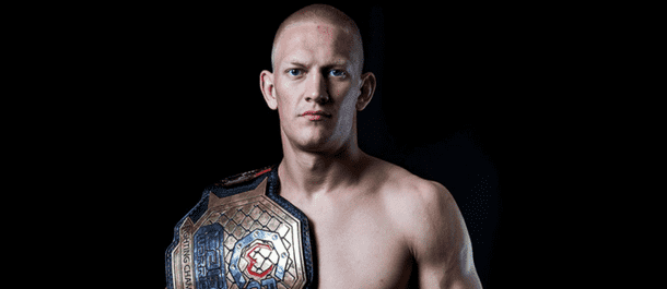 Oskar Piechota - Cage Warriors champion