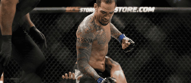 Yancy Medeiros rains down punches