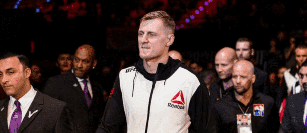 Alexander Volkov makes his UFC entrance