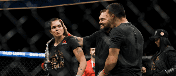 Amanda Nunes defeats Valentina Shevchenko