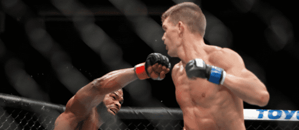 Stephen Thompson strikes at Tyron Woodley