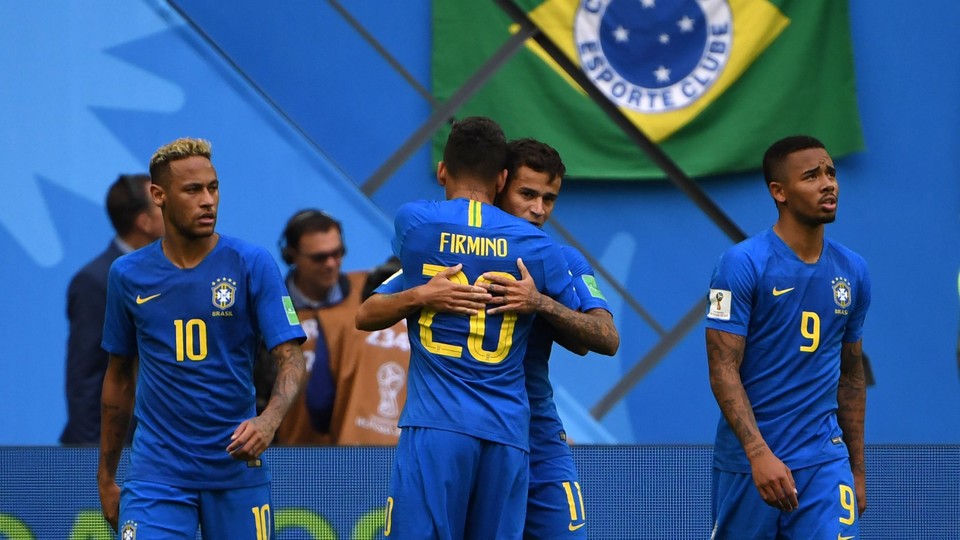 Brazil left it late to beat Costa Rica 2-0