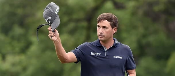 Kisner leads the way after round one