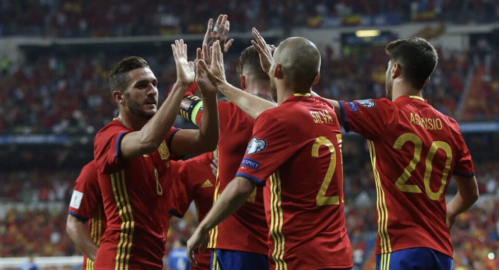 Spain football players celebrating win
